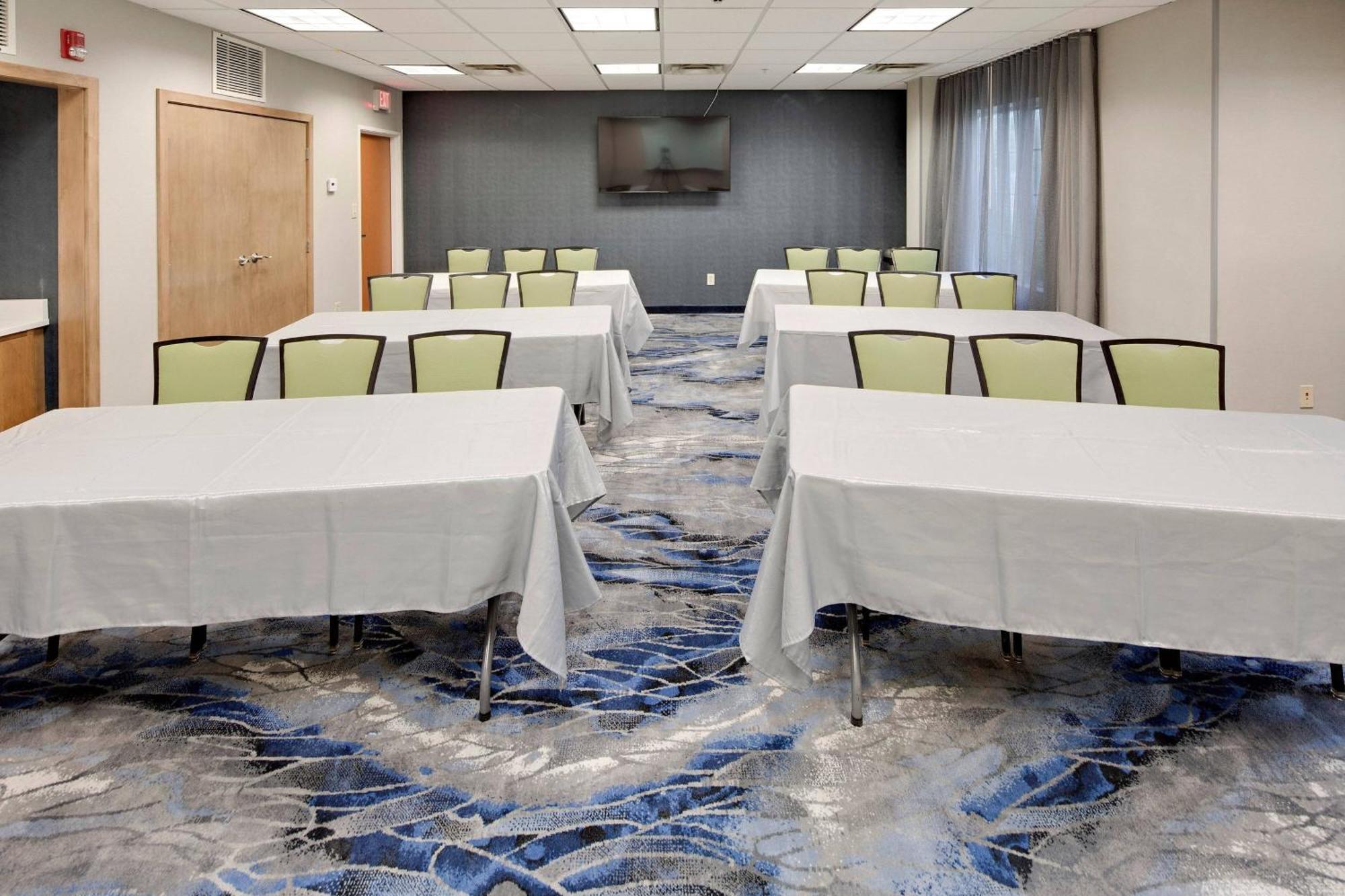 Fairfield By Marriott Youngstown/Austintown Exterior photo